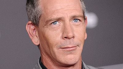 Imagem da notícia Ben Mendelsohn negocia para ser vilão de Capitã Marvel