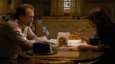 Imagem da notícia Stranger Things: David Harbour compara relacionamento entre Hopper e Joyce com o dos protagonistas de Chinatown