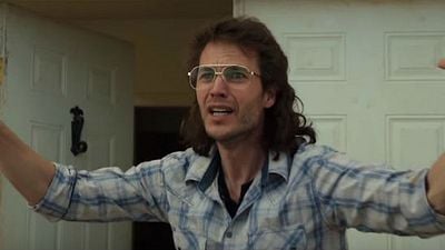 Imagem da notícia Waco: Taylor Kitsch e Michael Shannon vivem momentos de tensão em novo trailer
