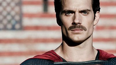 Imagem da notícia Liga da Justiça: Paramount teria recusado oferta da Warner para adicionar bigode digital em Henry Cavill em Missão Impossível 6
