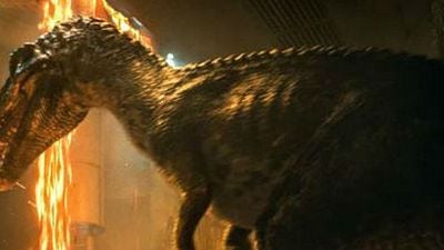 Imagem da notícia Jurassic World - Reino Ameaçado ganha imagem de ilha em chamas