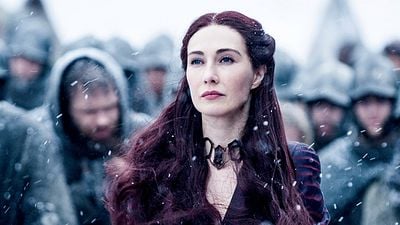 Imagem da notícia Game of Thrones: Fãs descobrem que Melisandre estará de volta na temporada final