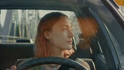 Imagem da notícia Lady Bird - A Hora de Voar: Cotado para o Oscar, filme de Greta Gerwig ganha novo trailer legendado
