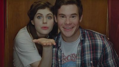 Imagem da notícia Quando Nos Conhecemos: Amor, amizade e viagens no tempo no trailer da nova comédia romântica da Netflix