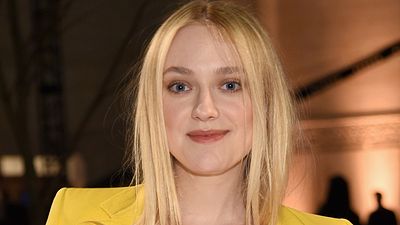 Imagem da notícia Dakota Fanning estreia como diretora com o curta Hello Apartament — assista!