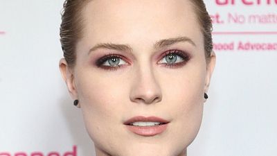 Imagem da notícia Evan Rachel Wood conta sua história como vítima de estupro em emocionante depoimento ao Congresso dos Estados Unidos