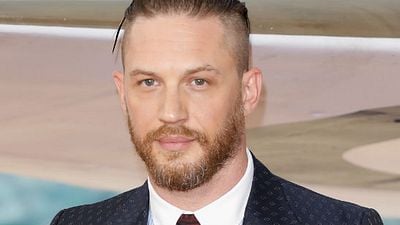 Imagem da notícia Fonzo: Tom Hardy divulga sua primeira foto encarnando Al Capone no longa