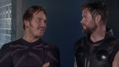 Chris Hemsworth dá boas-vindas a Chris Pratt ao 'time dos Vingadores' em novo vídeo de bastidores de Guerra Infinita