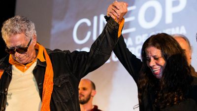 CineOP 2018: Protestos políticos, Tropicália e homenagem a Maria Gladys marcam a efervescente noite de abertura