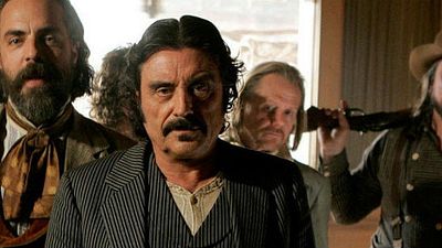 Imagem da notícia Deadwood: HBO finalmente dá sinal verde para o filme, com previsão de lançamento para 2019