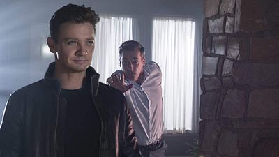 Imagem da notícia Te Peguei: Featurette explica bizarra brincadeira que deu origem ao filme estrelado por Jeremy Renner (Exclusivo) 