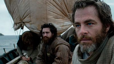 Imagem da notícia Legítimo Rei: Chris Pine está desesperado por justiça no trailer de novo filme da Netflix