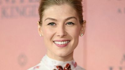 Rosamund Pike vai estrelar e produzir série de suspense