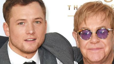 Imagem da notícia Rocketman: Revelada a primeira imagem oficial da biografia de Elton John estrelada por Taron Egerton