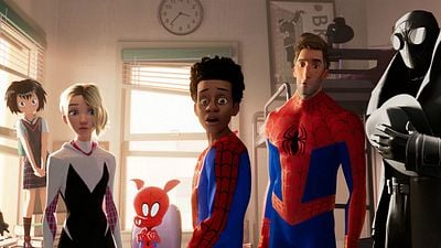 Imagem da notícia Homem-Aranha no Aranhaverso: Novo teaser apresenta diferentes versões do herói