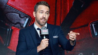 Imagem da notícia Ryan Reynolds adiou cirurgia para divulgar filme do Deadpool na China