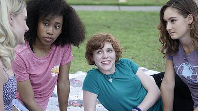 Imagem da notícia Sophia Lillis, de It - A Coisa, mergulha em novos mistérios em fotos de Nancy Drew and the Hidden Staircase