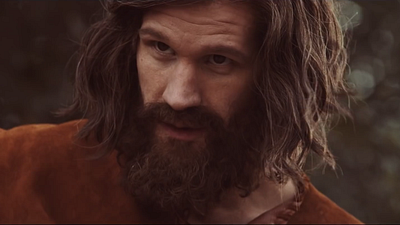 Imagem da notícia Charlie Says: Matt Smith se transforma em Charles Manson no primeiro trailer