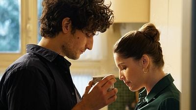 Imagem da notícia Um Homem Fiel: Jovem reencontra amor antigo mas teme por sua vida em trailer legendado (Exclusivo)