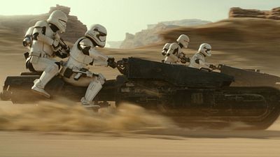 Imagem da notícia Star Wars: Ator de The Mandalorian detona A Ascensão Skywalker