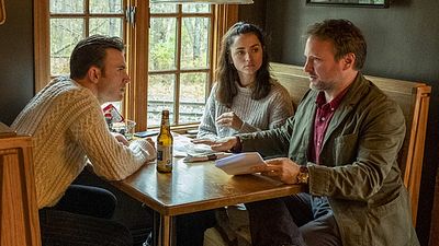 Imagem da notícia Rian Johnson revela que Apple não deixa vilões usarem iPhone nos filmes