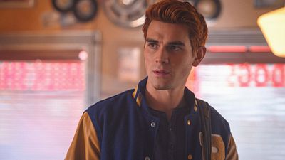 Imagem da notícia Riverdale: K.J. Apa afirma que tem contrato para mais três temporadas