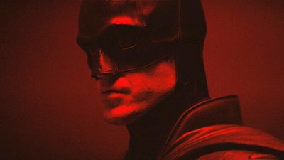 Imagem da notícia The Batman: Robert Pattinson testa positivo para o COVID-19 e  paralisa filmagens
