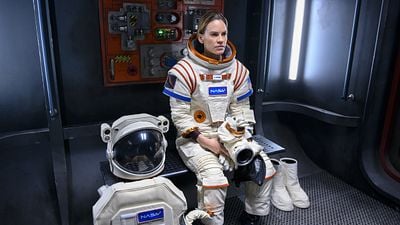 Imagem da notícia Away e outros 5 filmes e séries incríveis para visitar o espaço