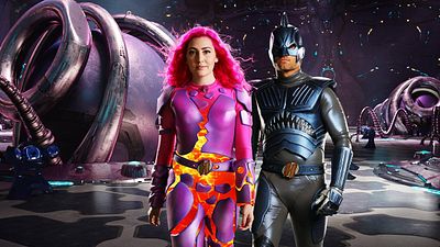 Imagem da notícia Pequenos Grandes Heróis: Pedro Pascal é destaque em novo trailer de filme com Sharkboy e Lavagirl