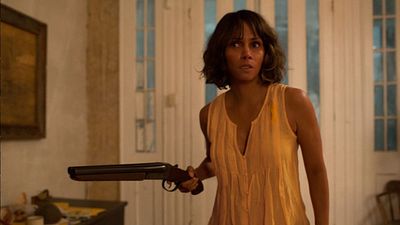 Imagem da notícia Tela Quente de hoje (15/03): O Sequestro com Halle Berry tem cena com erro chocante; descubra qual 