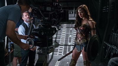 Imagem da notícia Liga da Justiça: Após lançamento do Snyder Cut, fãs iniciam nova campanha pelo Snyder Verse
