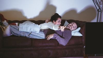 Imagem da notícia Dia dos Namorados na Amazon: Dispositivos eletrônicos para assistir filmes e séries com o crush