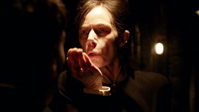 Imagem da notícia Invocação do Mal 3: Qual é a conexão da vilã do filme de terror com Annabelle?