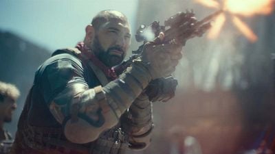 Imagem da notícia Exército de Ladrões - Invasão da Europa: Por que o filme de Zack Snyder não explica a origem dos zumbis robôs?