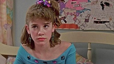 Imagem da notícia De Repente 30: Atriz que faz Jenna adolescente completa 30 anos; veja como ela está 