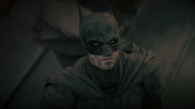 Imagem da notícia The Batman: Diretor explica visual emo de Robert Pattinson como Bruce Wayne