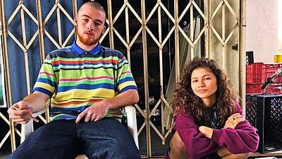 Imagem da notícia Ator de Euphoria aparece irreconhecível para novo filme: Angus Cloud estará em suspense com John Malkovich