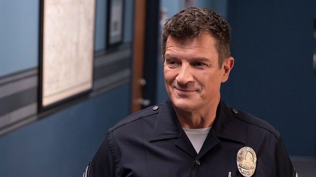 Imagem da notícia Nova Grey's Anatomy? Criador de The Rookie confirma que série com Nathan Fillion não vai acabar tão cedo