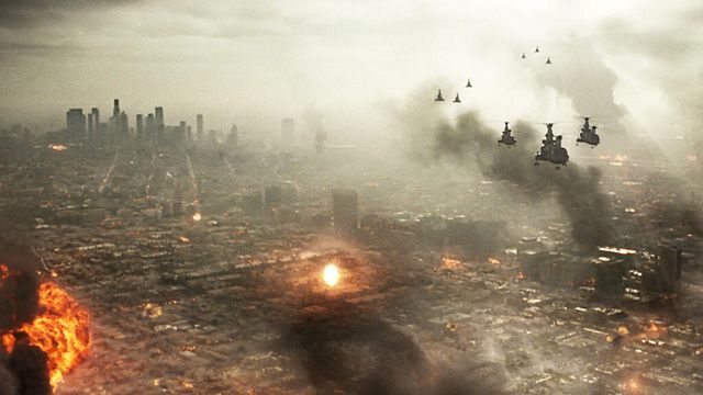 Imagem da notícia Na Netflix: Gigantesco blockbuster de ficção científica mistura Independence Day e os primeiros 20 minutos de Saving Private Ryan