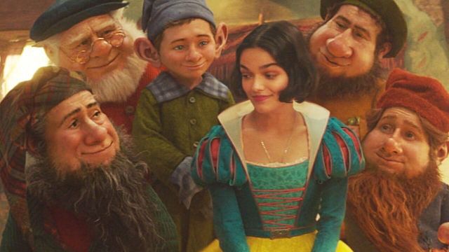 Imagem da notícia O novo trailer de Branca de Neve fez a internet concordar em uma coisa: Os sete anões são absolutamente aterrorizantes