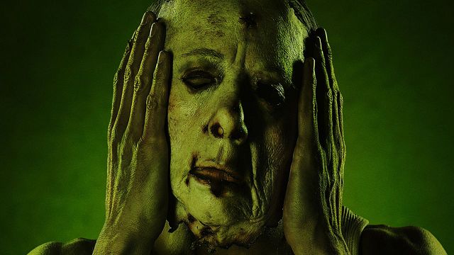 Imagem da notícia Ed Gein já tinha "aparecido" antes em outra série do mesmo criador, Ryan Murphy: Está no streaming e é imperdível para fãs de terror