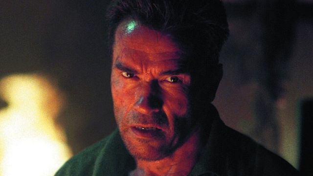 Imagem da notícia Há 23 anos estreou um dos maiores fracassos de Arnold Schwarzenegger: Agora esse filme de ação arrasa no streaming