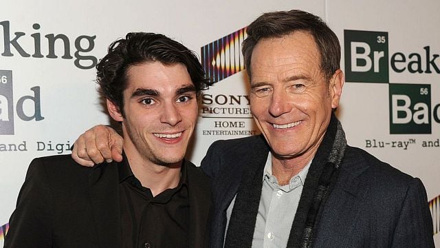 Imagem da notícia Morre RJ Mitte, de Breaking Bad, aos 34 anos: Bryan Cranston faz emocionante homenagem ao seu filho da ficção