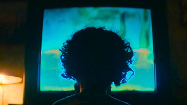Imagem da notícia Essa é a ficção científica mais indicada ao Emmy 2025: Com 95% de aprovação, 3ª temporada está garantida