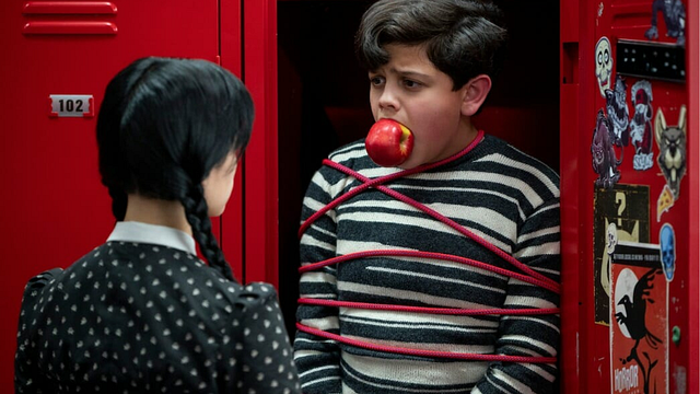 Imagem da notícia O irmão de Wandinha chega à Nevermore Academy na 2ª temporada – e tem os mesmos poderes de outro membro da Família Addams