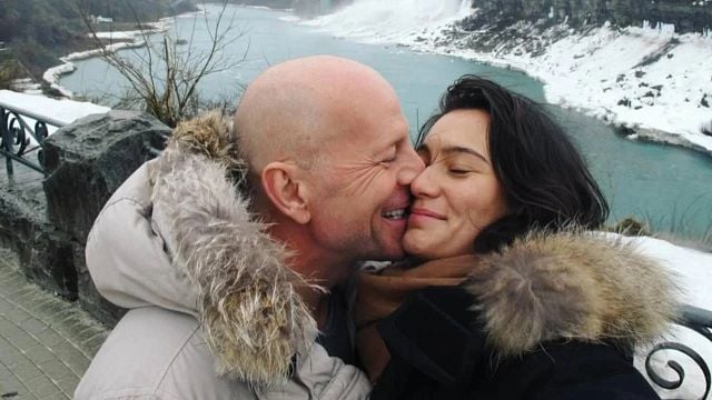 Imagem da notícia "A vida continua": A esposa de Bruce Willis fala sobre celebrar o Natal apesar da doença do ator