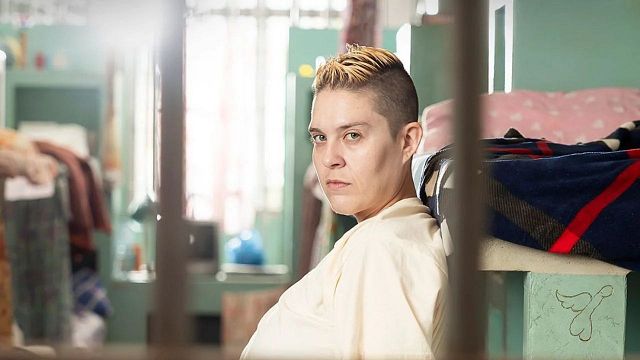 Imagem da notícia Atriz que faz Sandrão em Tremembé é irreconhecível na vida real: Conheça Letícia Rodrigues