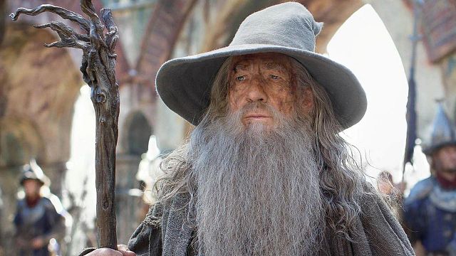 Imagem da notícia Gandalf vai aparecer em Os Anéis do Poder? Showrunner desvenda mistério em série de Os Senhor dos Anéis