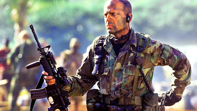 Imagem da notícia Na Netflix: Filme de ação e guerra com Bruce Willis, que ficou gravemente ferido durante as filmagens e processou a produção
