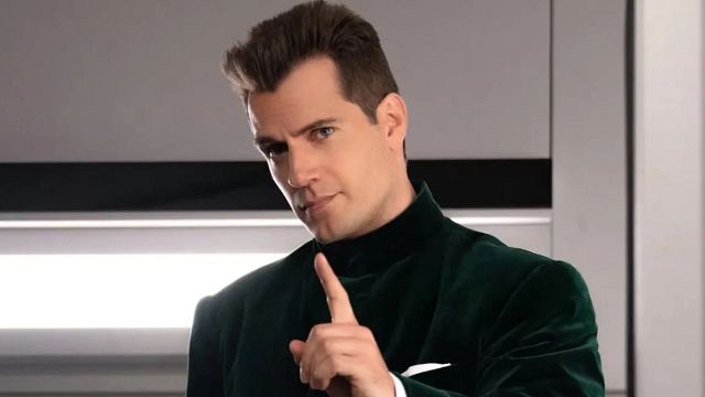 Imagem da notícia Henry Cavill entra na polêmica sobre cenas de sexo e revela que não é fã delas: "Isso é realmente necessário?"